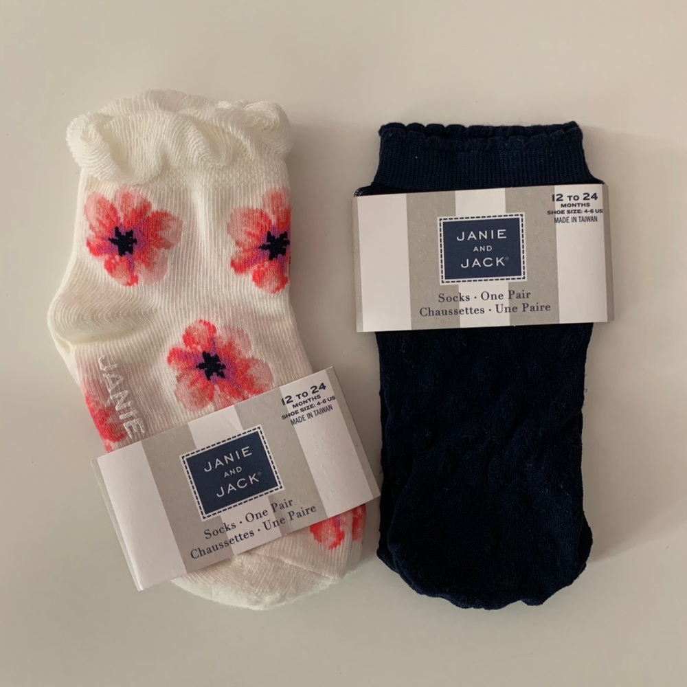 2 pairs of Baby girl socks Janie and jack